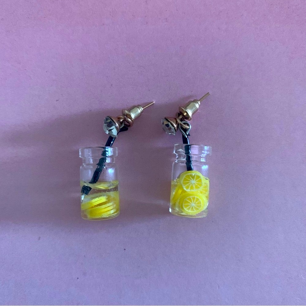 🍋💕Charm Earrings 🍋💕 - Picture 3 of 3